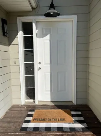 Spacious 3 bedroom home near the Barefoot Bar