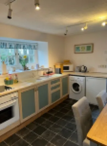 Stable Cottage -  spacious one level cottage with private courtyard.