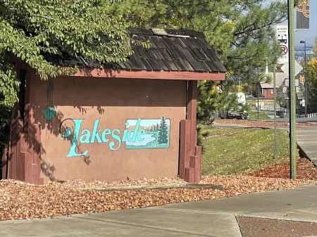Quiet Top Floor Apartment with Indoor Pool