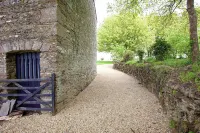 Beautiful apartment within Grade 1 listed Manor House