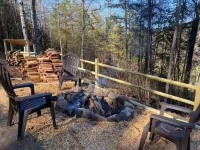 Cozy Cabin Mercier Orchards附近的飯店