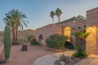 NEW! Hidden mini movie theater, Game room, Putt putt, Pool, & MORE Hoteles cerca de University of Advancing Technology