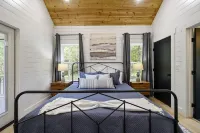 Modern Serene A-Frame Cabin in the Heart of Broken Bow