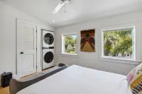 Charming Studio Loft S / Steps to Beach & Dining