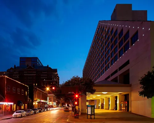 The Worthington Renaissance Fort Worth Hotel Hotels near Sid Richardson Museum