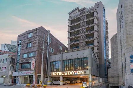 hotel stayon Отели рядом с достопримечательностью «Коджедо»