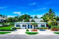 2 BD Delray Beach Cottage walk to Atlantic Ave & the beach