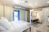 Modern Downtown OKC Loft with private balcony *Downtown OKC *OU MED