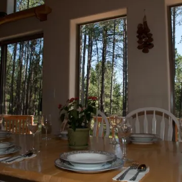 Angel Fire Chalet Nestled in the Pines, convenient to Ski and Golf w/Hot Tub