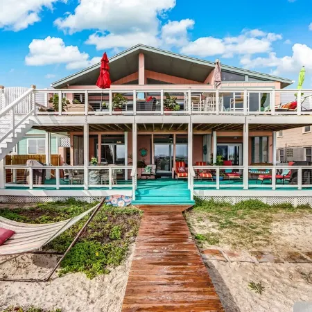 Private Oceanfront, Pet Friendly, One Bedroom