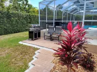 THE WAVES HOUSE! 7 minute walk to the beach, 2 minute walk to the JW Marriott