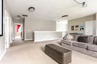 Upscale custom home designed for large groups Hotels in Hillsboro