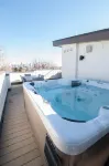 Private RoofTop Hot Tub! 360 Views! Beautiful Townhome!