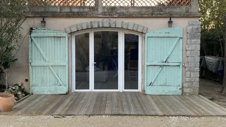 Charming, spacious studio in a quiet location Отели в г. Ле Миль