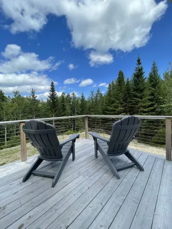 Escape to Acadia’s Winter Magic – Cozy Firepit, Snowy Trails & Coastal Charm