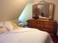 CHARMING 5 BEDROOOM/5 BATH FAMILY RETREAT IN THE HEART OF ARROWHEAD /LAKE RIGHTS Hotels near Lake Arrowhead Branch Library