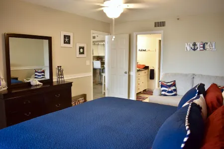 The Seascape Premier Beachfront Cottage: Gulf View, Pool, Hot Tub, BBQ, WiFi Отели рядом с достопримечательностью «Тики Гарденс - Индиан-Шорс Бич Аксесс»