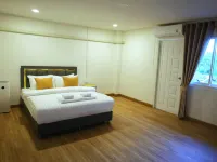 The 5ive Homestay