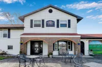 3- Bedroom Apartment at an Award Winning Winery