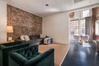 Beautiful & Extra Large Loft with 2 King Suites