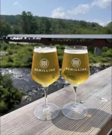 White Mountains - Cozy cabin by the lake with fire pit.