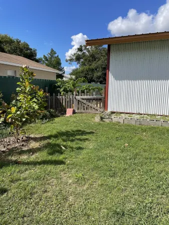 Private Home and Entrance, Stocked Kitchen, Fenced Yard, Pets, Boats ok,Parking