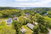 Cozy 3 bedroom house with large covered porch just steps from downtown BBH.
