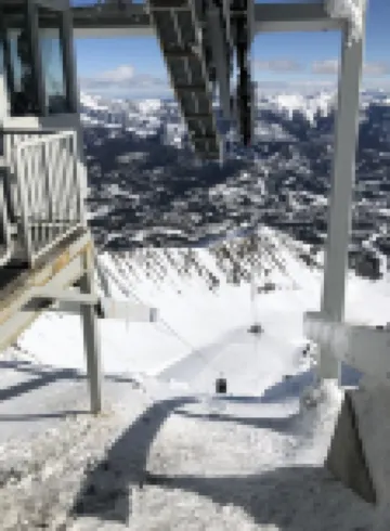 Large Big Sky Condo, sleeps 12-14. Close to Yellowstone and world class skiing!