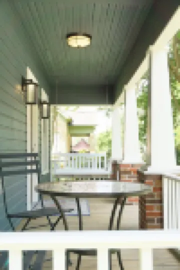 Historic Bungalow! 2bed, 2bath, 2den, Downtown Humble, IAH 8min!