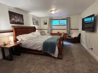 Spacious Chalet Mountain Retreat in Mt. Hood Village Hotels in Welches