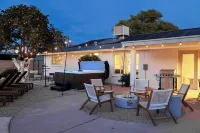 Luxury 5Br Oasis w/ Heated Pool, Hot Tub, Game Room & Fire Pit