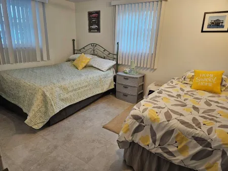 Centrally located quiet neighborhood, private pool, near restaurants & parks