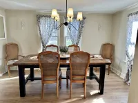 White Little Cottage-Newly Renovated-Pets-Family