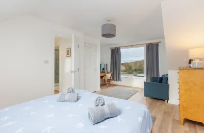Sea Breeze Your Coastal Sanctuary in Sandown Hotels near Wildheart Animal Sanctuary, Isle of Wight