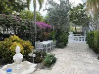 Marley SOFI, Brand New! Luxury Condo, Heated Pool! Steps to the Beach!