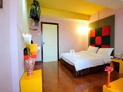 ห้องดีลักซ์ เตียงใหญ่ 1 เตียง