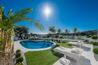 All About Villa Estrella de Oro - Villas