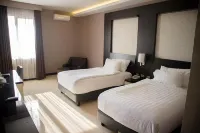 Karlita Hotel Tegal فنادق في West Tegal
