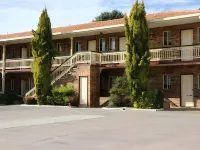 Grand Manor Motor Inn