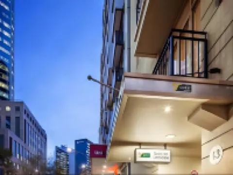 Comfort Hotel Melbourne Central Hotels near Her Majesty's Theatre