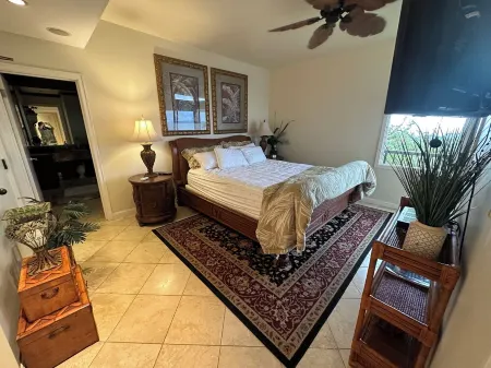 Luxurious Condo with Absolute Best Ocean Views in Kapalua Отели рядом с достопримечательностью «Kapalua Labyrinth»