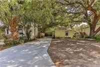 Fun Weeki Wachee River Boathouse