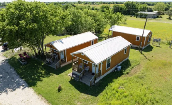 Country Escape - Live to be Wild