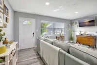 4mi to Hard Rock Stadium, 9mi to Hollywood Beach and Full Patio