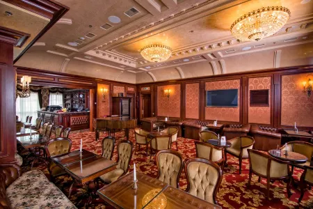 Nobilis Hotel Отели рядом с достопримечательностью «Арсенал»