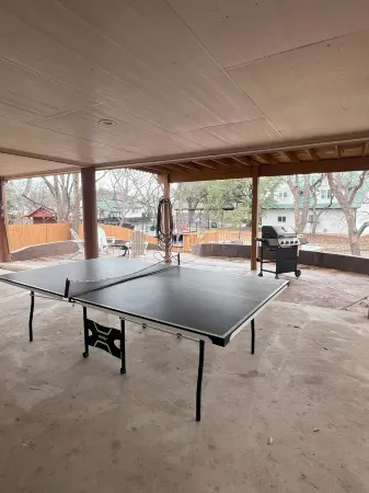 Lake house on Lake LBJ Cove w/Sundeck, Patios and Lake Living – Dog Friendly!