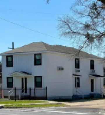 The Monroe: 2-bedroom townhome. Walk to LSU