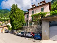 Apartment Venere Hotels near Villa Passalacqua