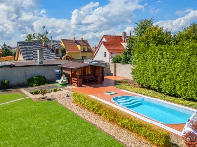 Pool & Garden Villa
