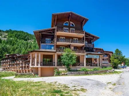 Le Schuss 3 Отели рядом с достопримечательностью «Val d'Allos - La Foux»